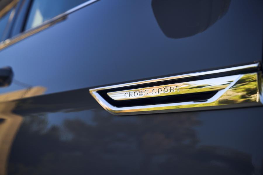 Детали экстерьера Volkswagen Atlas Cross Sport SEL R-Line 2020 года  (фото 6 из 43)